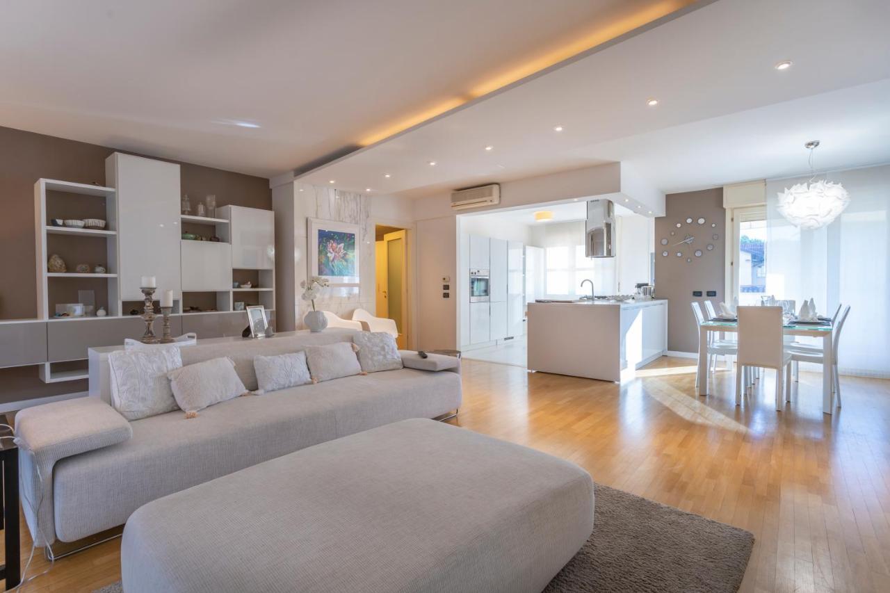 Teatro Nuovo Apartment With Free Parking Udine Exterior foto