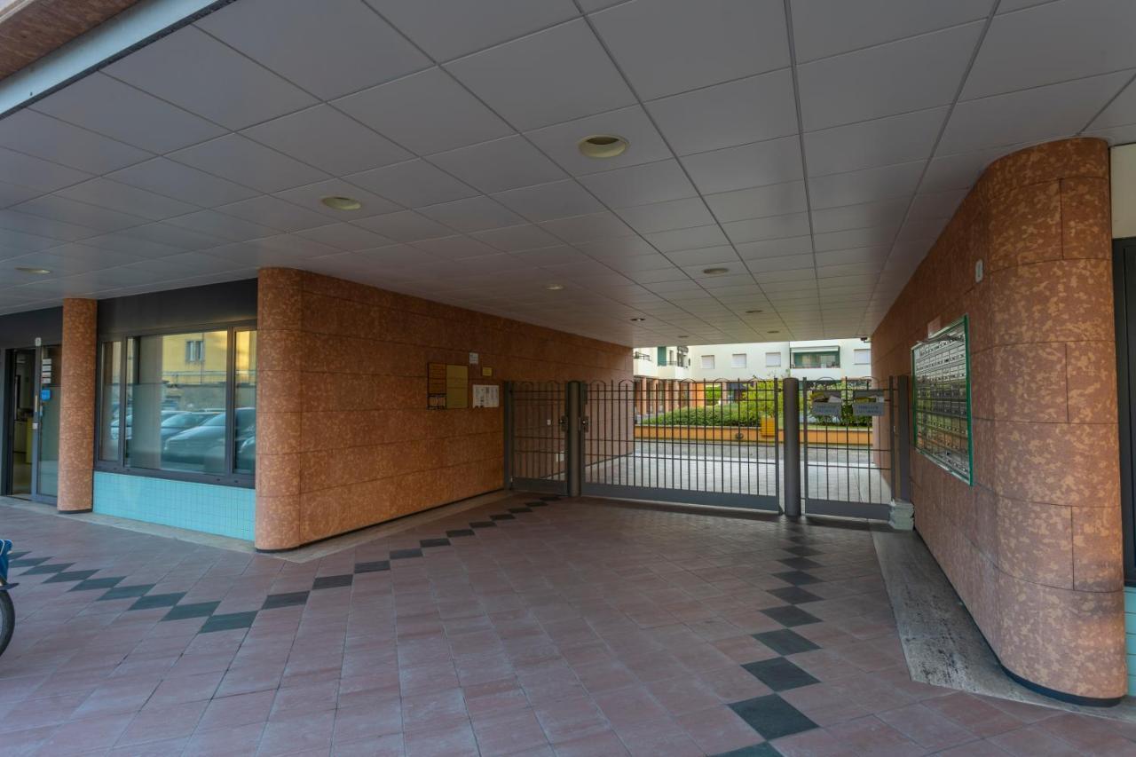 Teatro Nuovo Apartment With Free Parking Udine Exterior foto