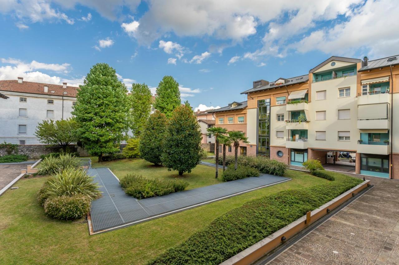 Teatro Nuovo Apartment With Free Parking Udine Exterior foto